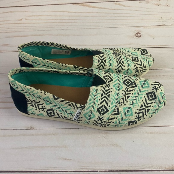 TOMS Womens Tribal Print Slip On Canvas Flats Shoes Size US 6 - Picture 5 of 10